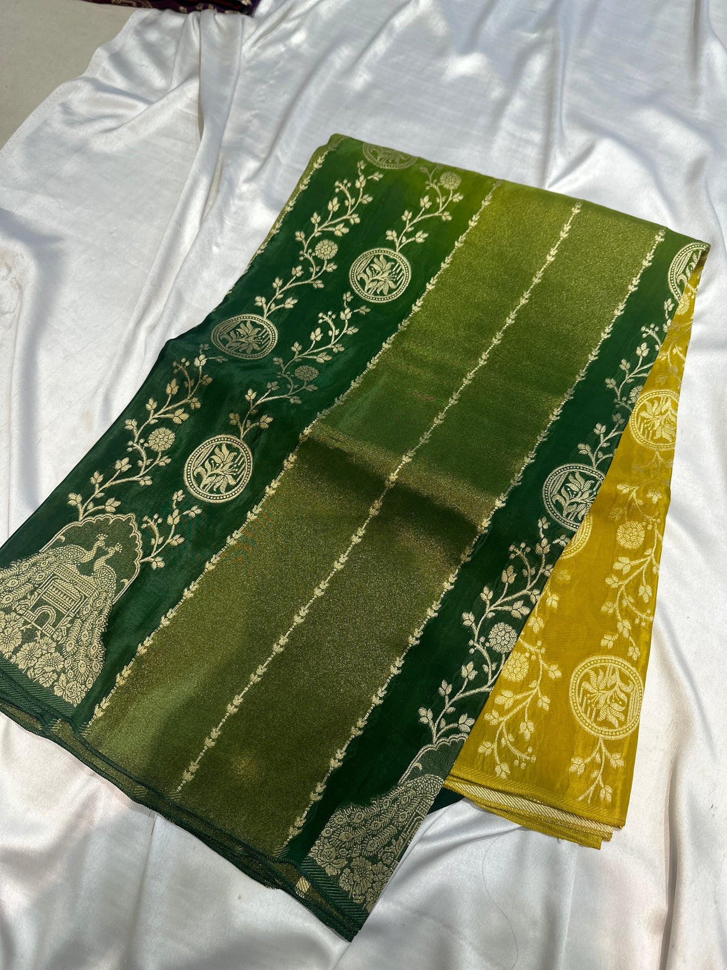 PREMIUM CHINON CREAPE SAREE IN DUAL SHADE