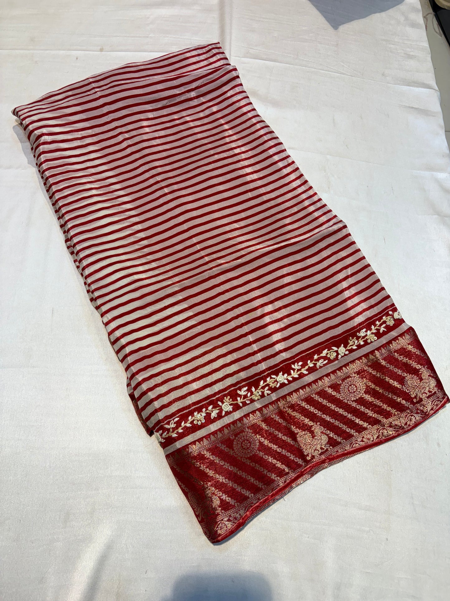 PREMIUM CREAPE SAREE WITH FRENCH KNOT WORK
