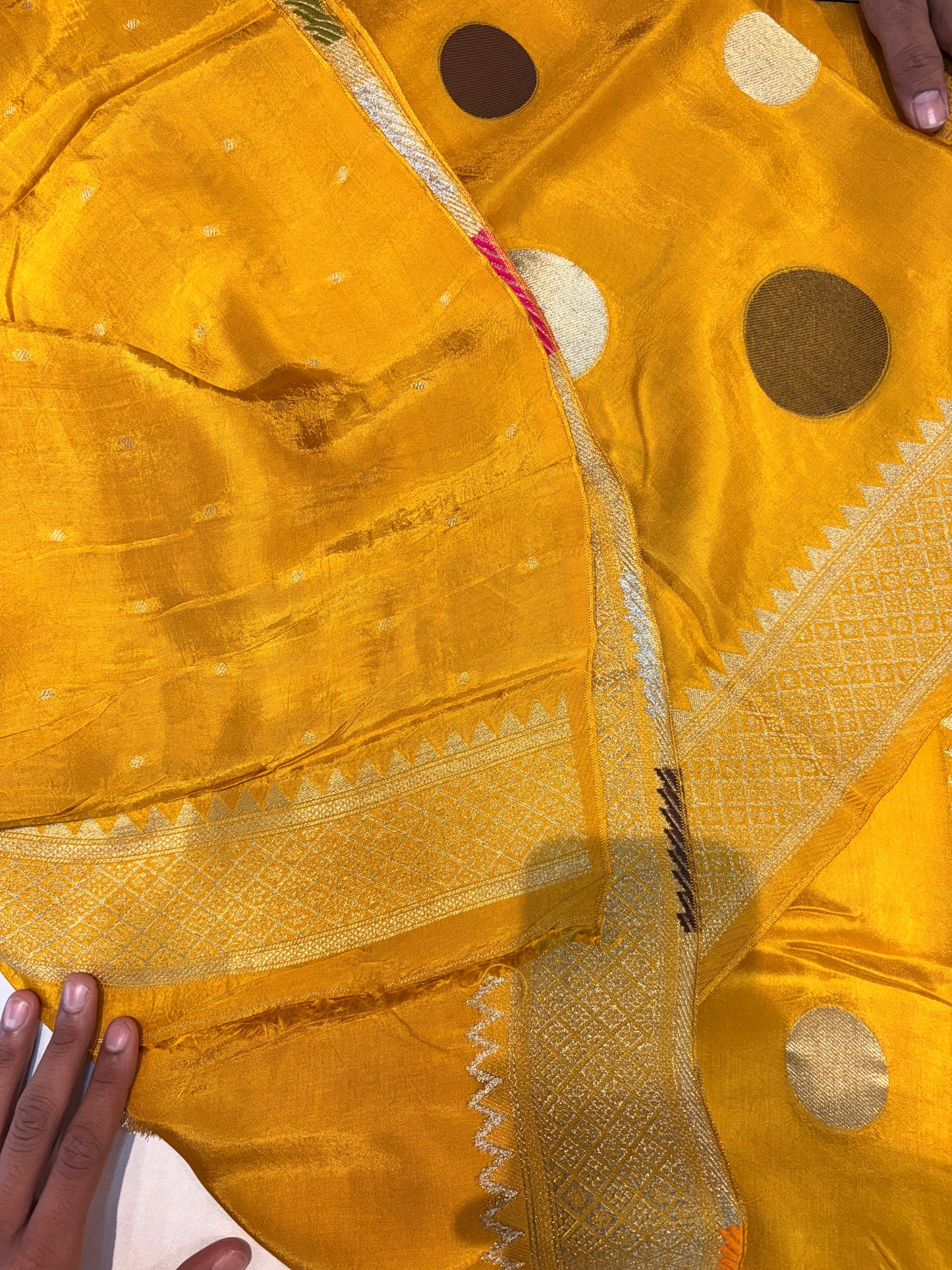 PREMIUM MOUNGA SILK SAREE WITH POLKA DOTS WEAVING