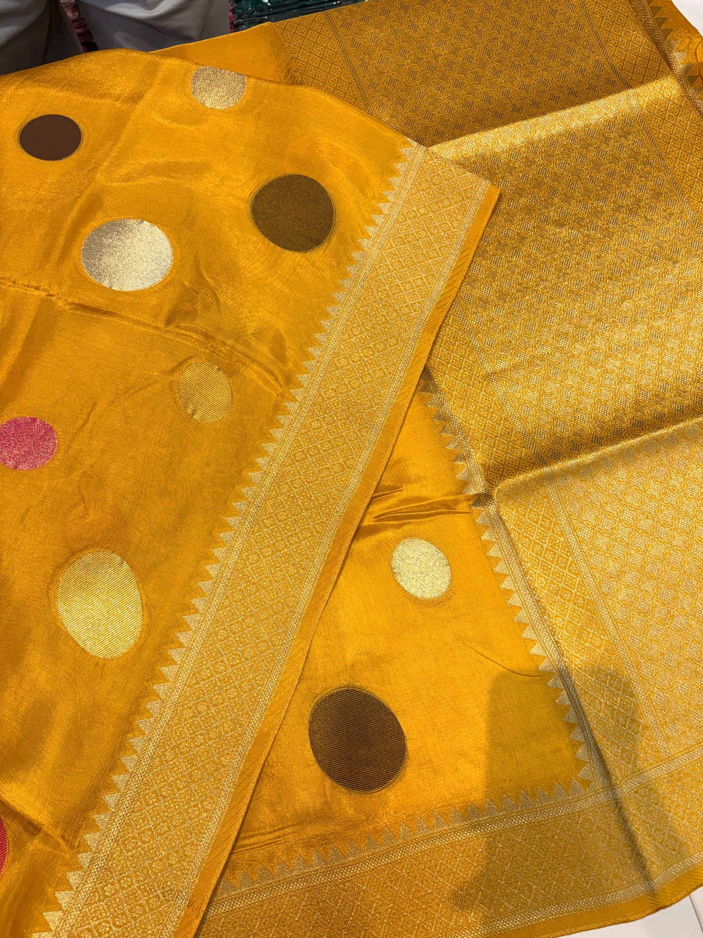 PREMIUM MOUNGA SILK SAREE WITH POLKA DOTS WEAVING