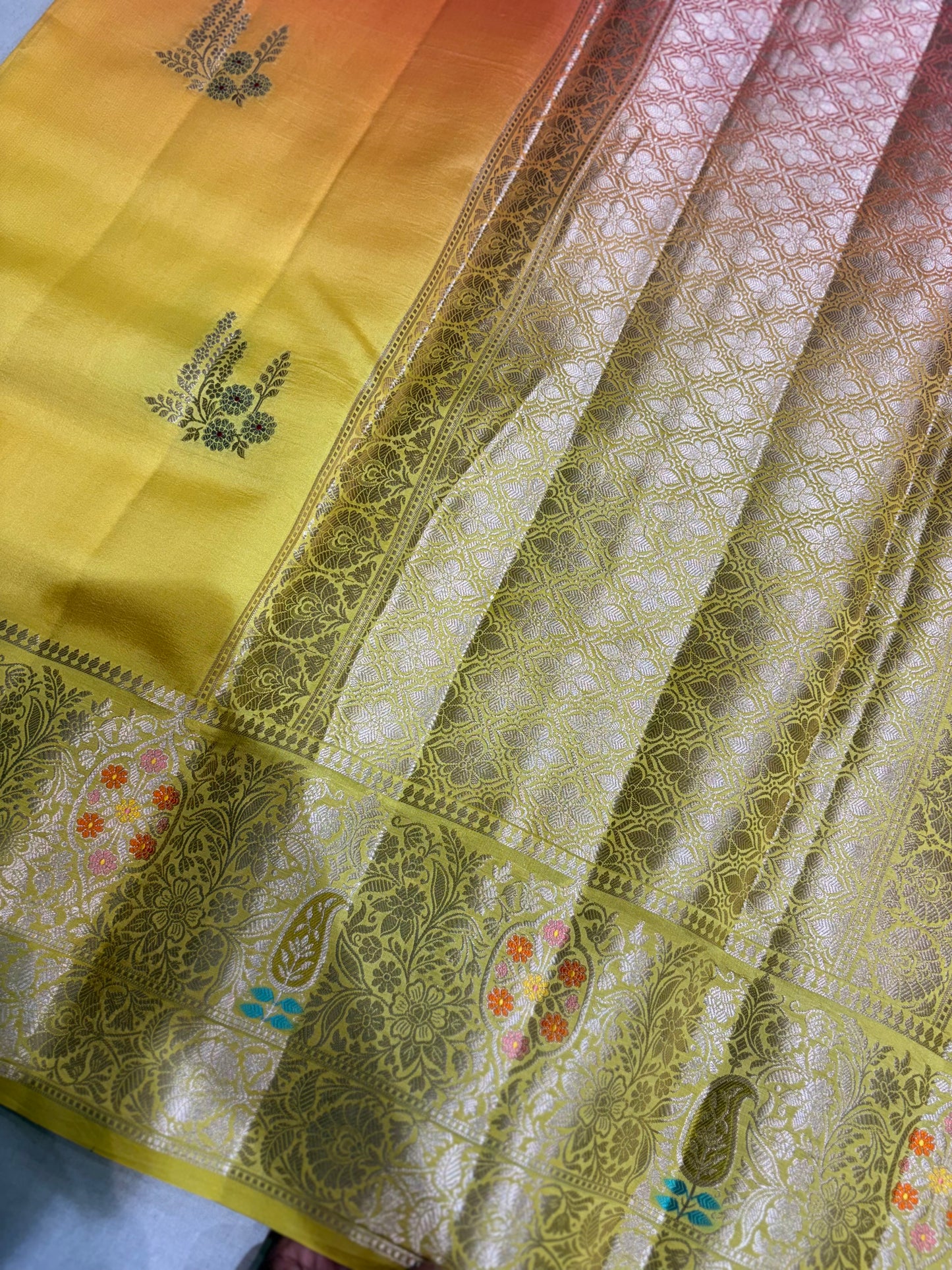 PURE TUSSUR SILK IN DUAL SHADE