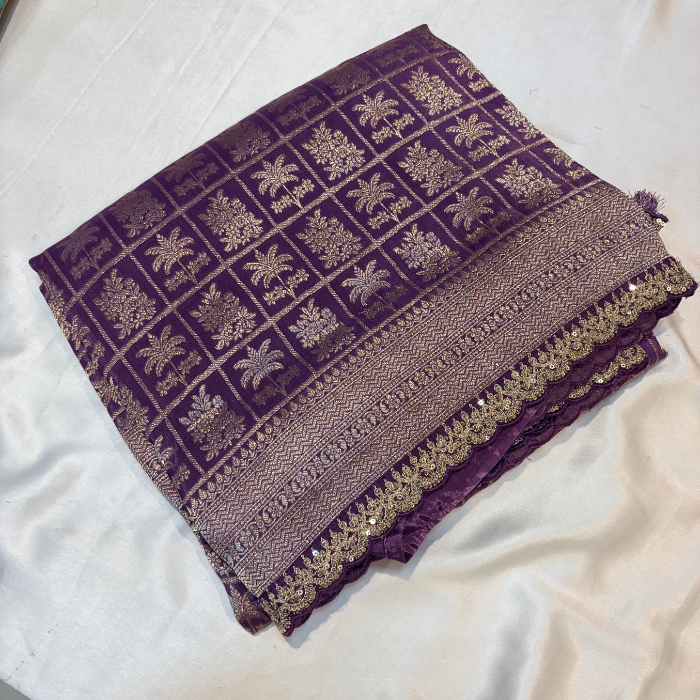 BROCADE KANCHI SILK SAREE WITH SCALLOP BORDER
