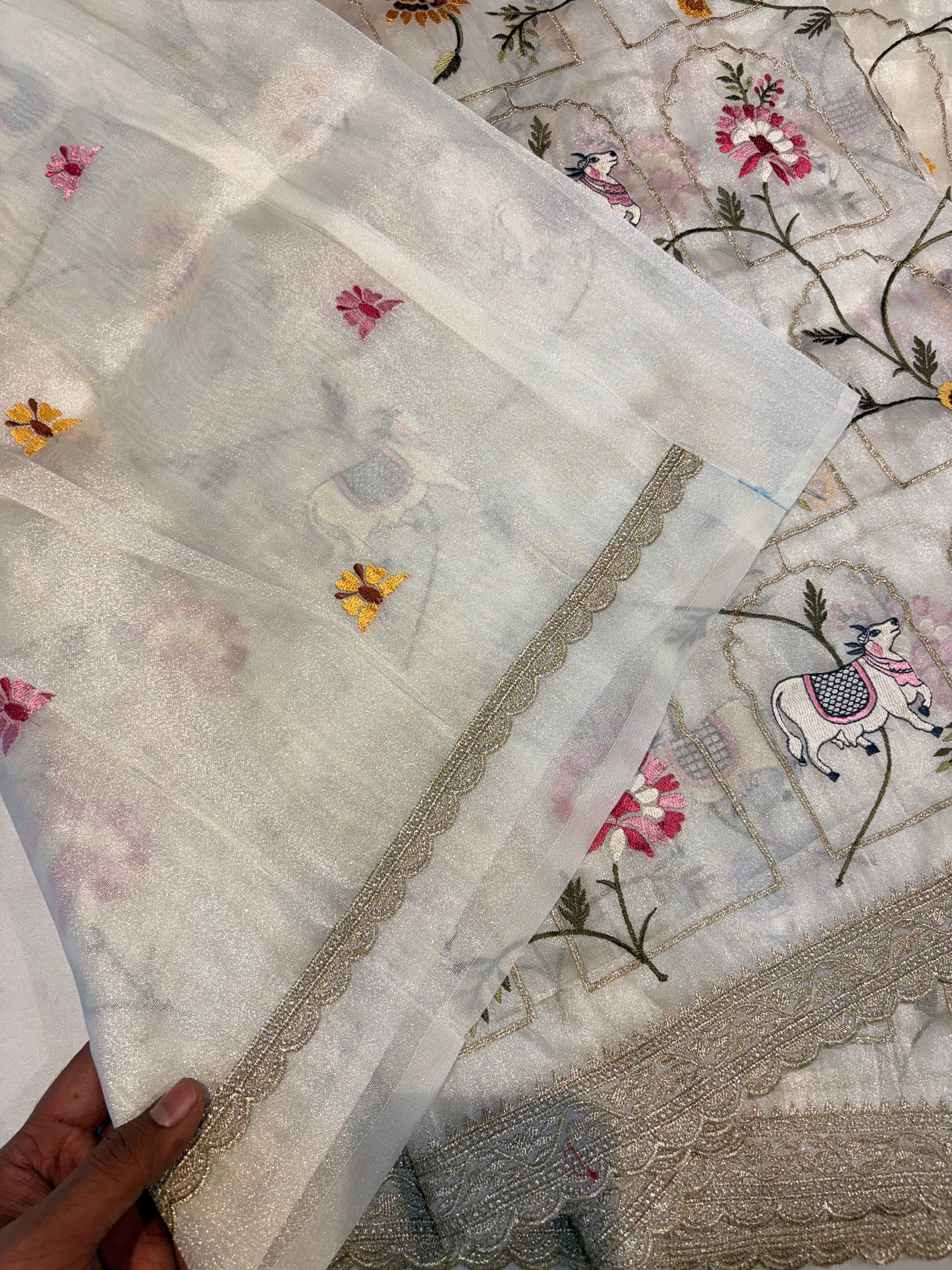 SOFT TISSUE FANCY SAREE
WITH PICHWAI EMBROIDERED WORK