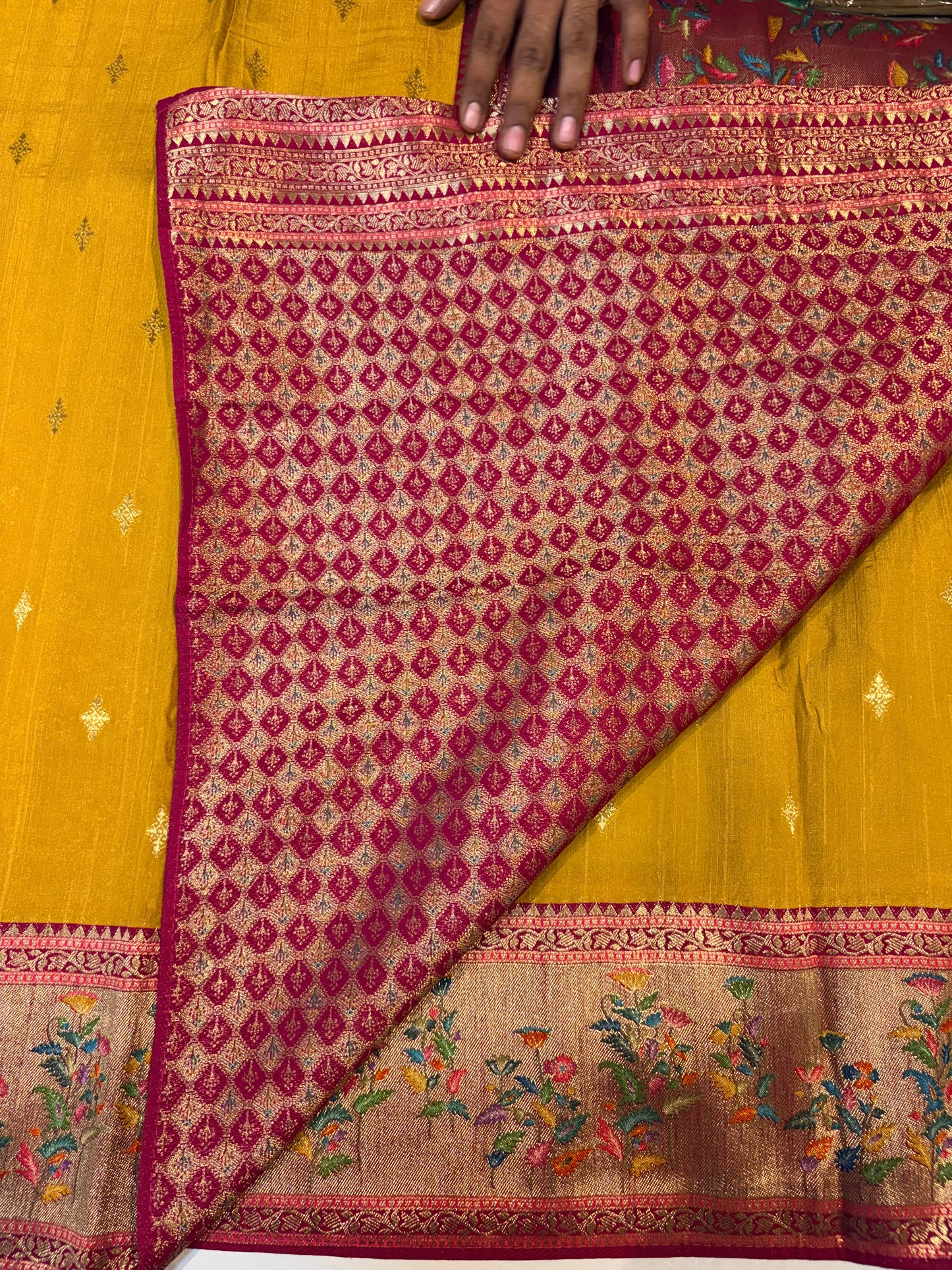 PREMIUM TUSSUR SILK SAREE WITH PASHMEENA BORDER