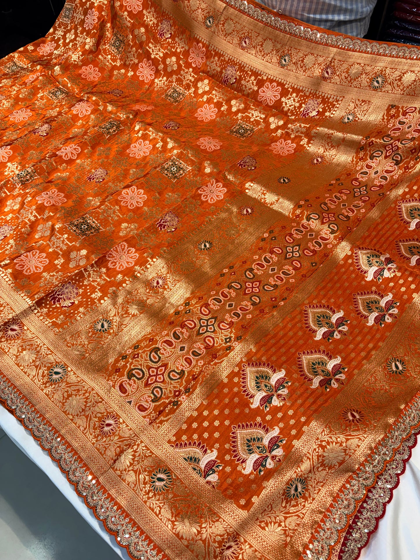 BANARASI GHARCHOLA SAREES
WITH LACE BORDER