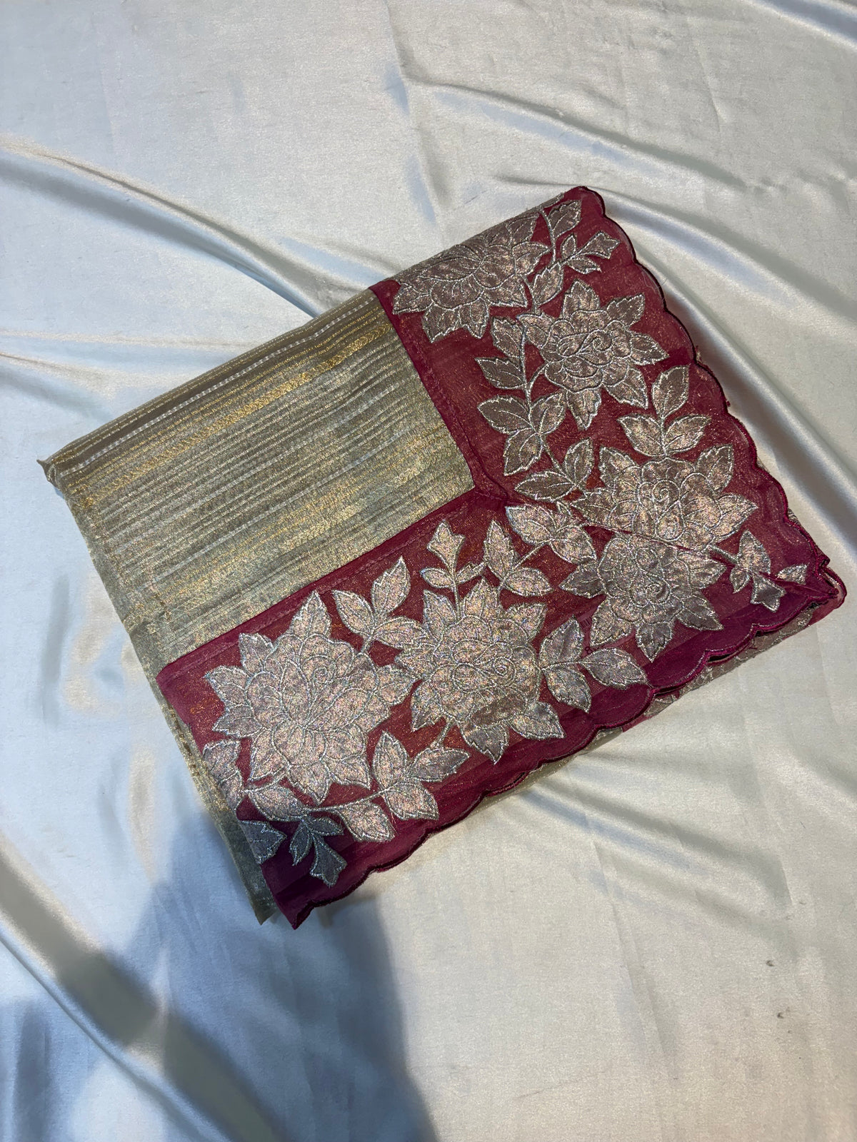 PREMIUM SOFT TISSUE WITH APPLIQUÉ WORK