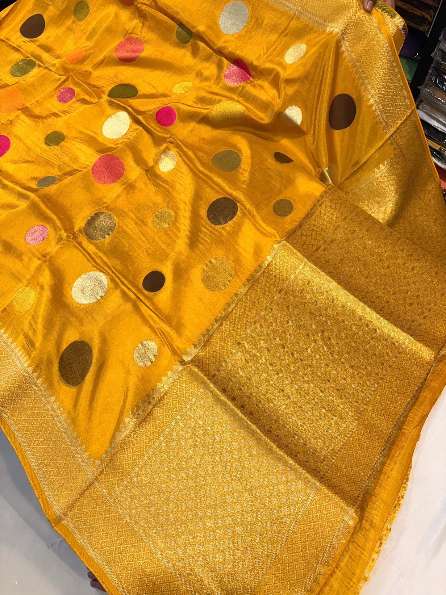 PREMIUM MOUNGA SILK SAREE WITH POLKA DOTS WEAVING