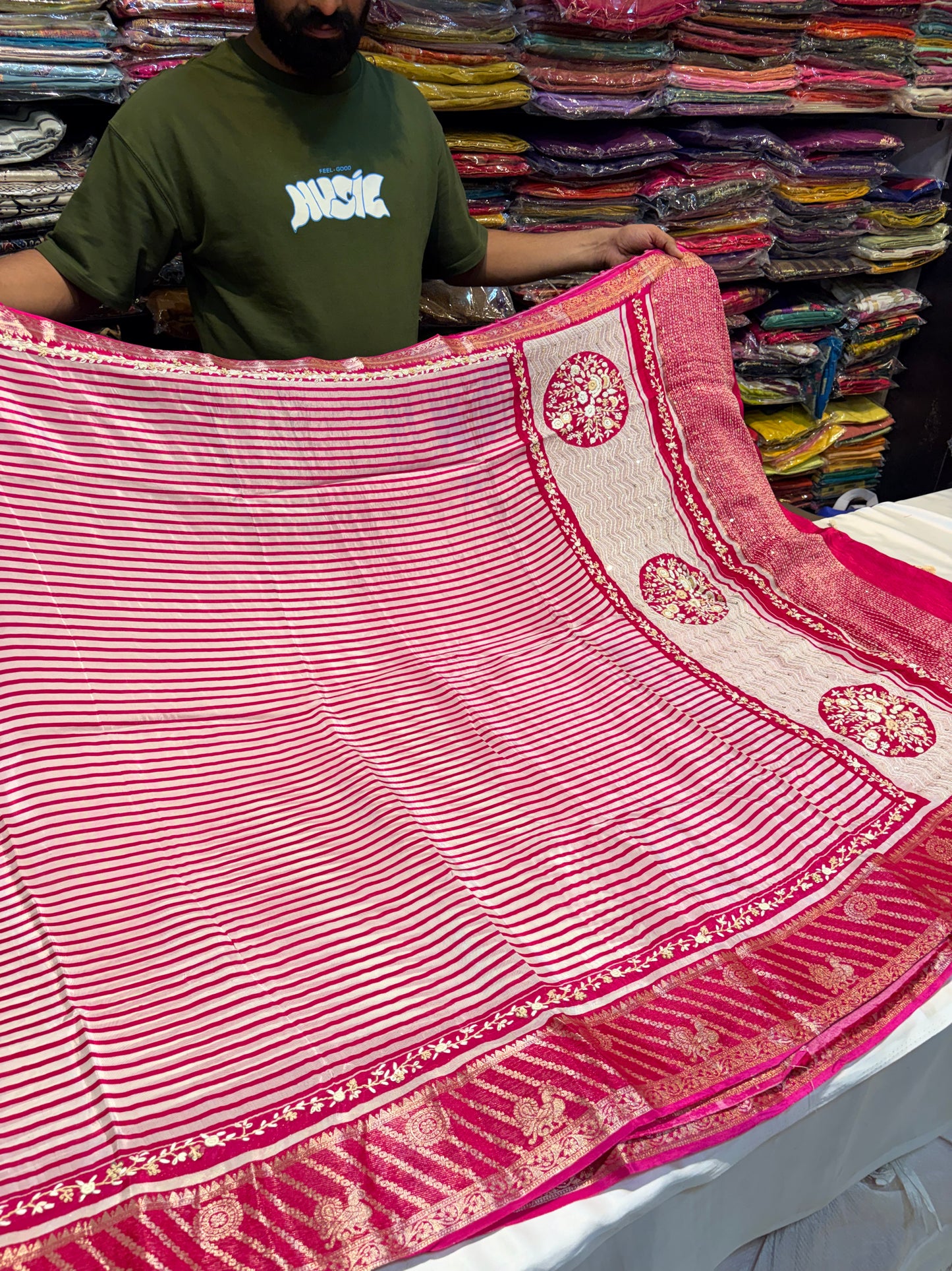 PREMIUM CREAPE SAREE WITH FRENCH KNOT WORK