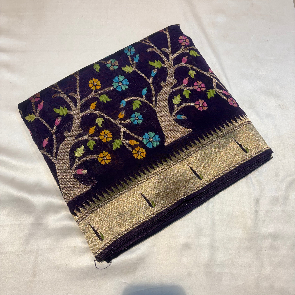 TUSSUR GEORGETTE SAREES
WITH PAITHANI BORDER