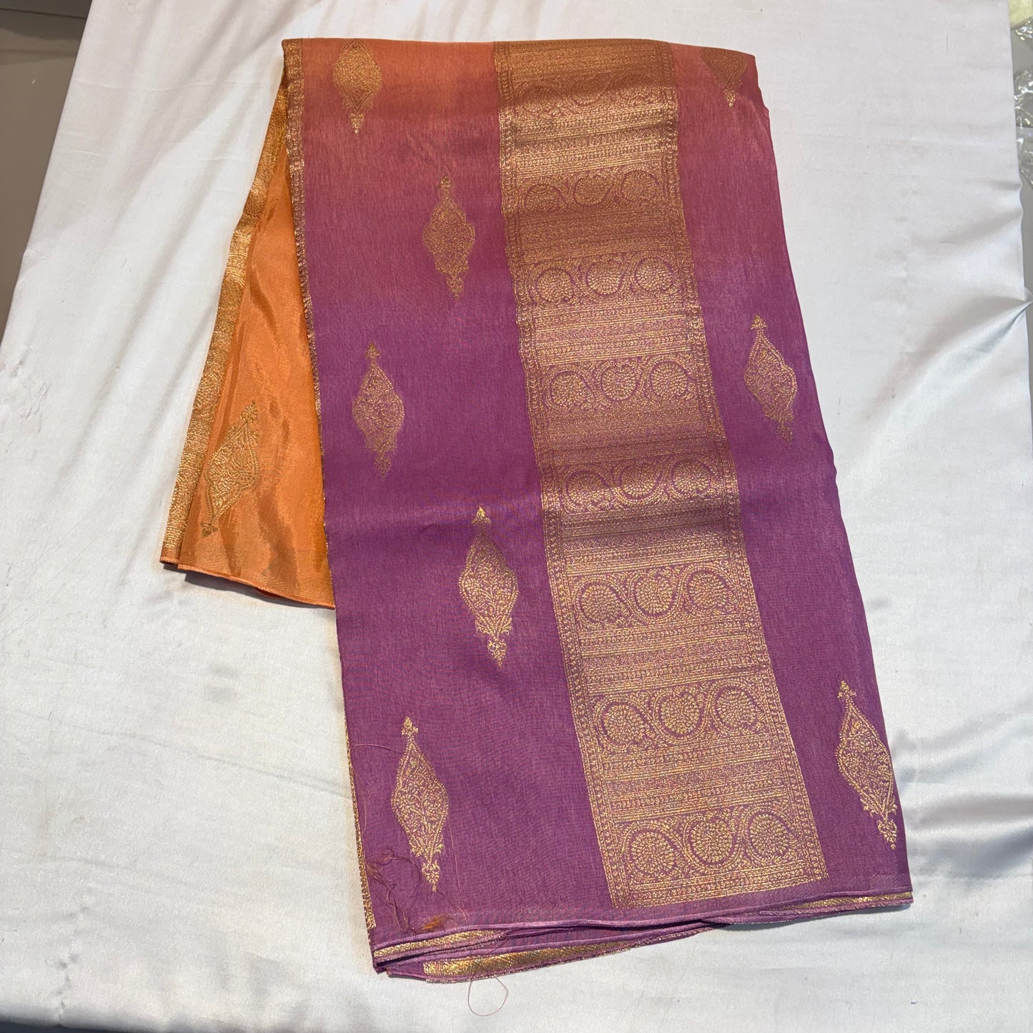 Mounga silk saree in dual shade