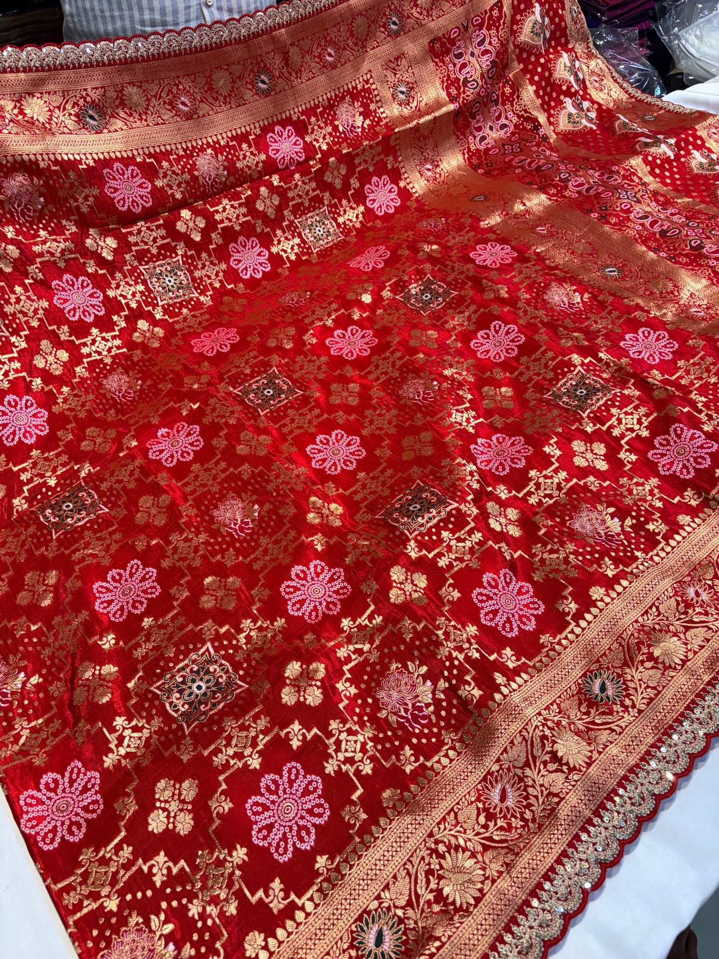 BANARASI GHARCHOLA SAREES
WITH LACE BORDER