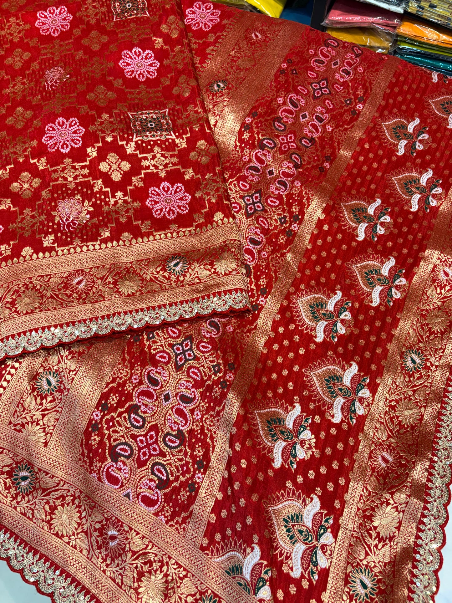 BANARASI GHARCHOLA SAREES
WITH LACE BORDER