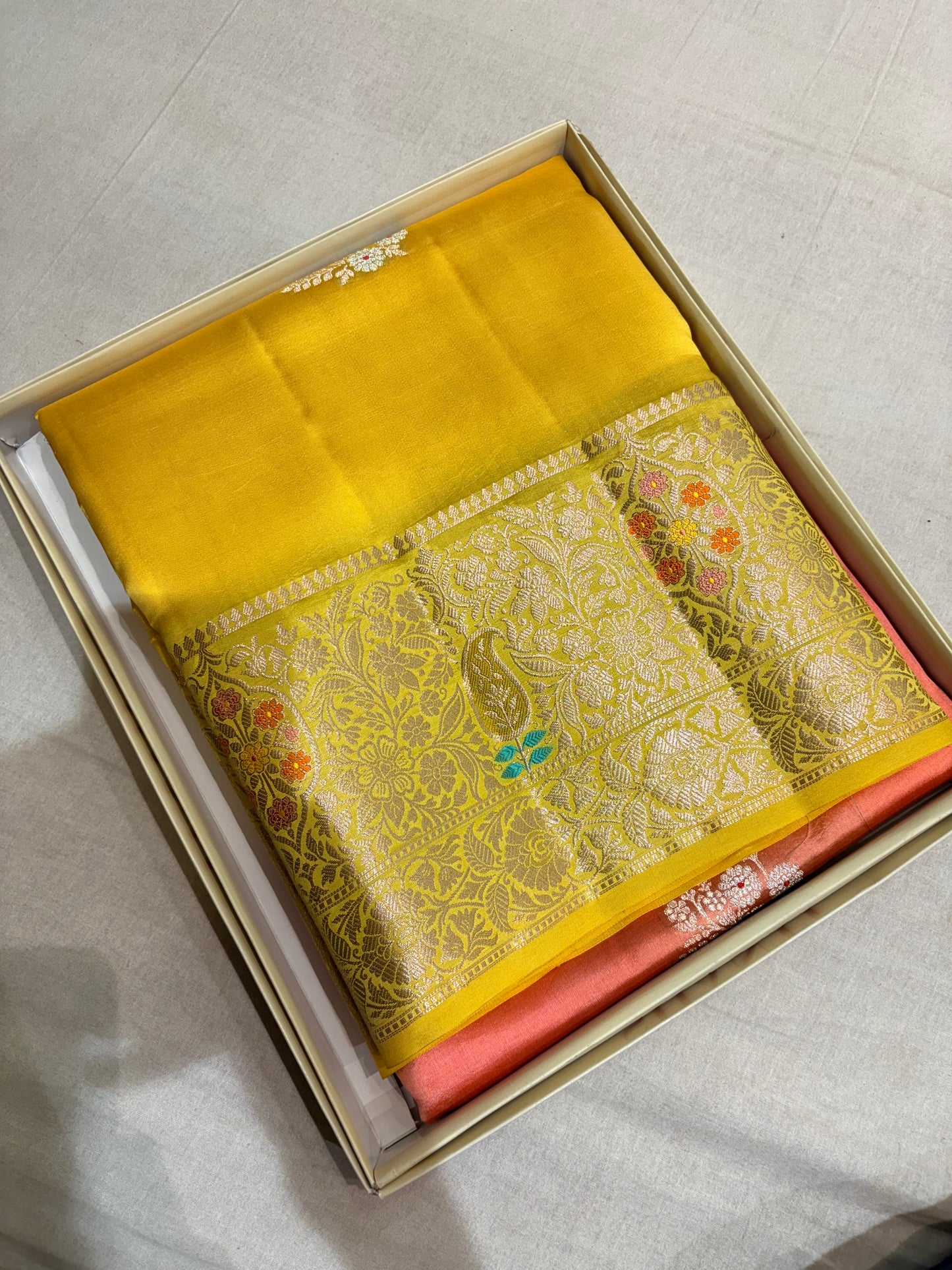 PURE TUSSUR SILK IN DUAL SHADE