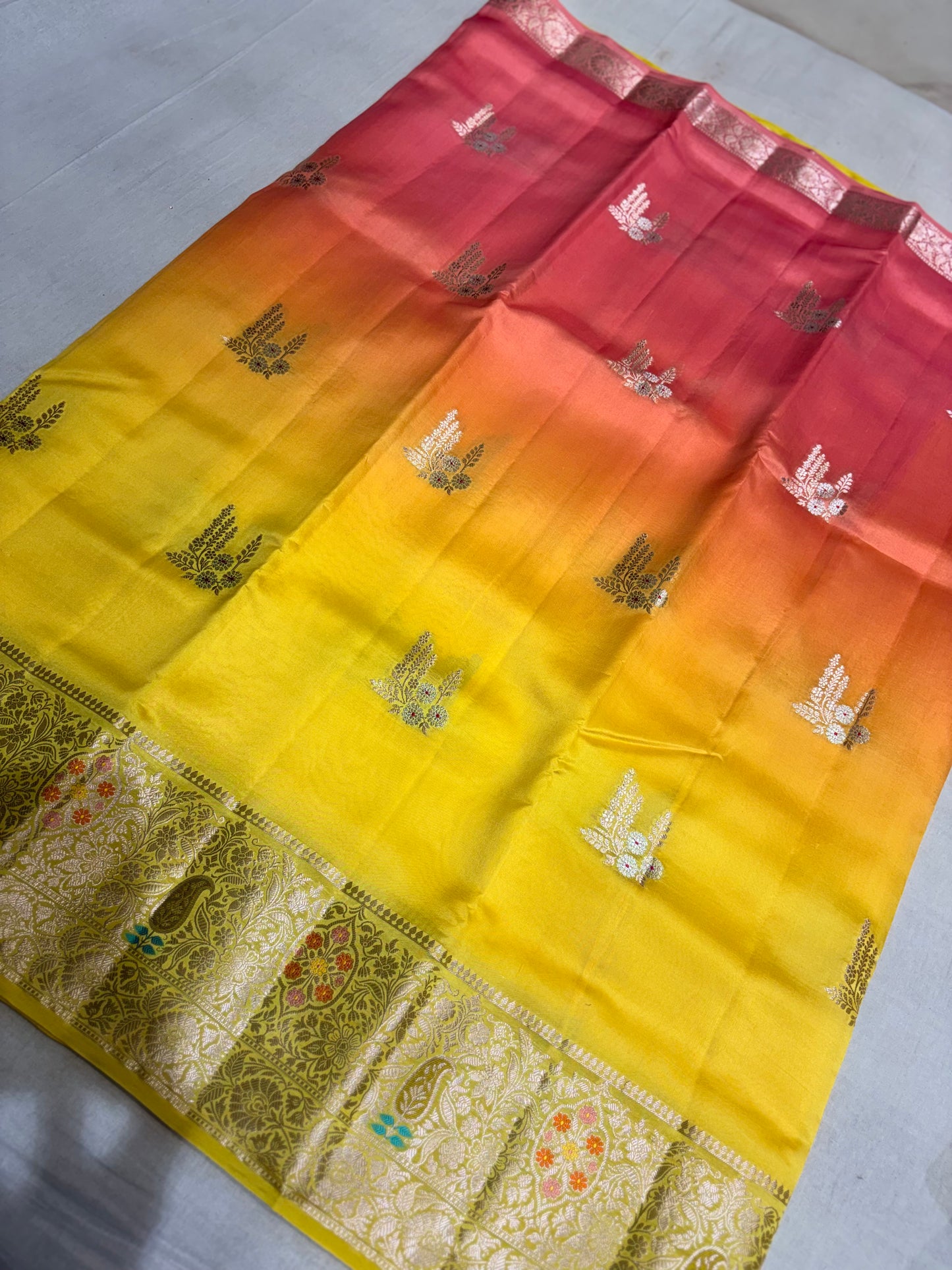 PURE TUSSUR SILK IN DUAL SHADE