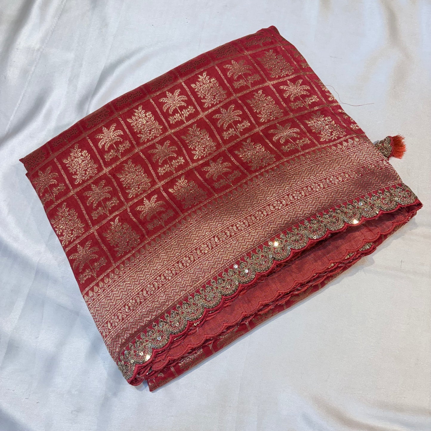 BROCADE KANCHI SILK SAREE WITH SCALLOP BORDER