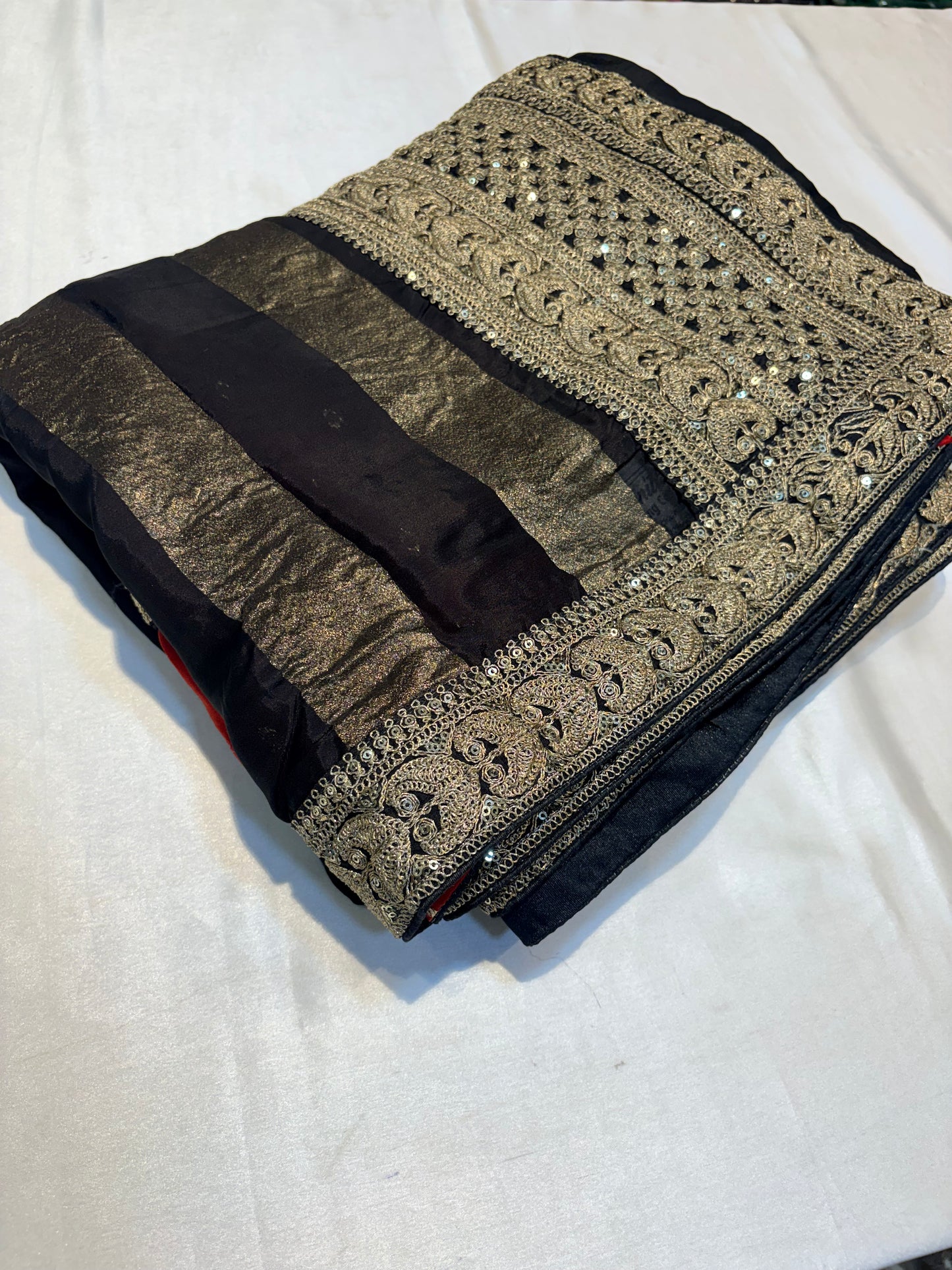 RAW CHINON CREAPE SAREE WITH LACE BORDER