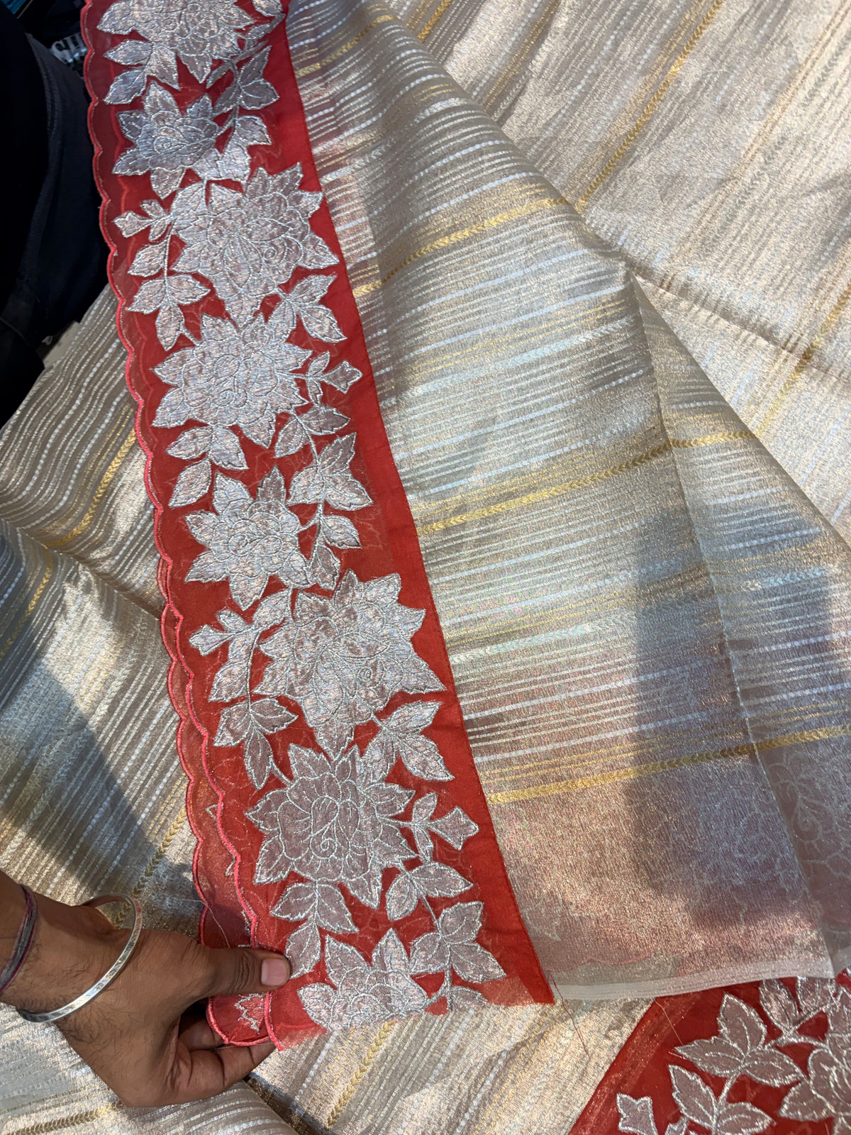 PREMIUM SOFT TISSUE WITH APPLIQUÉ WORK