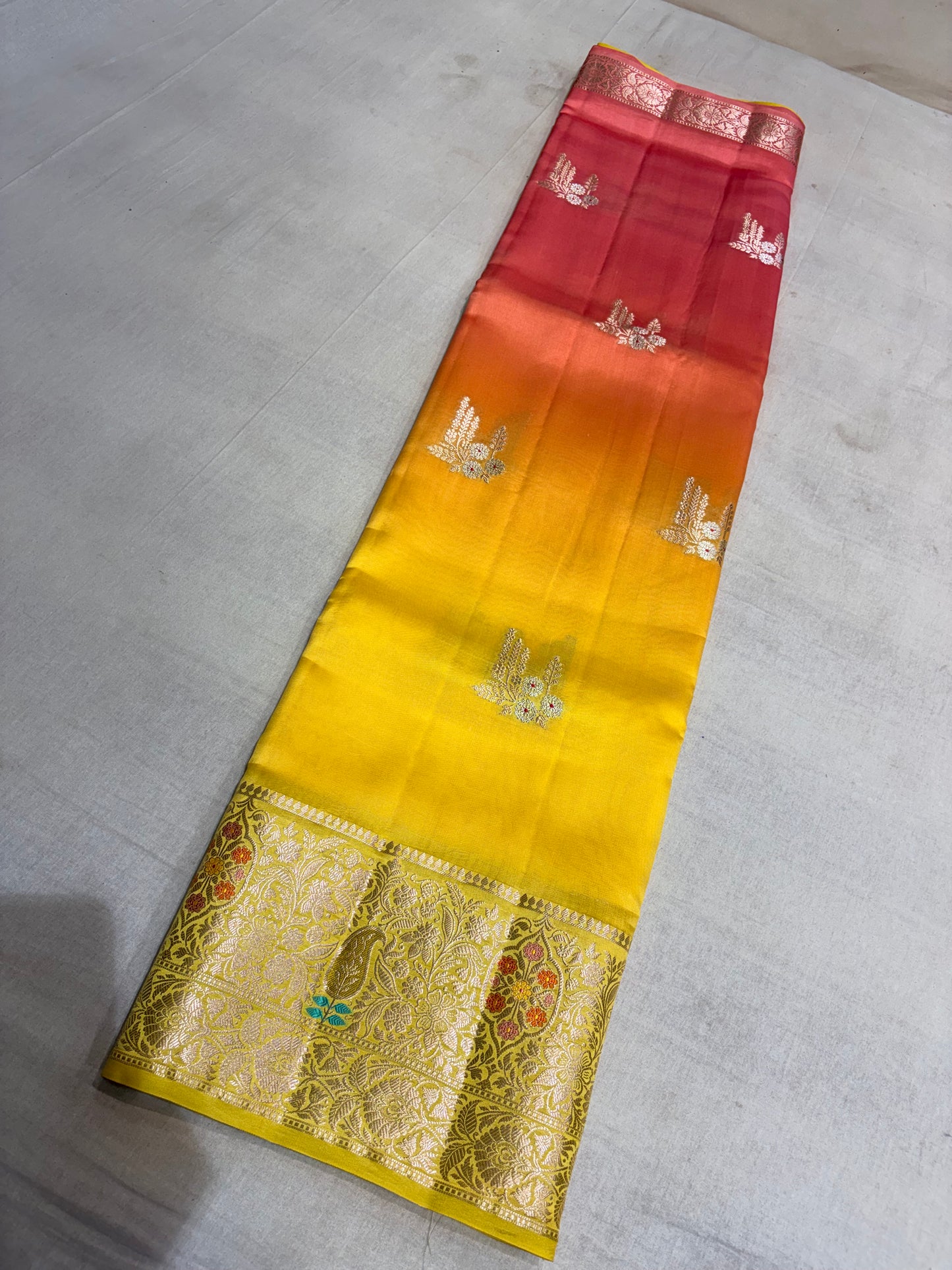 PURE TUSSUR SILK IN DUAL SHADE