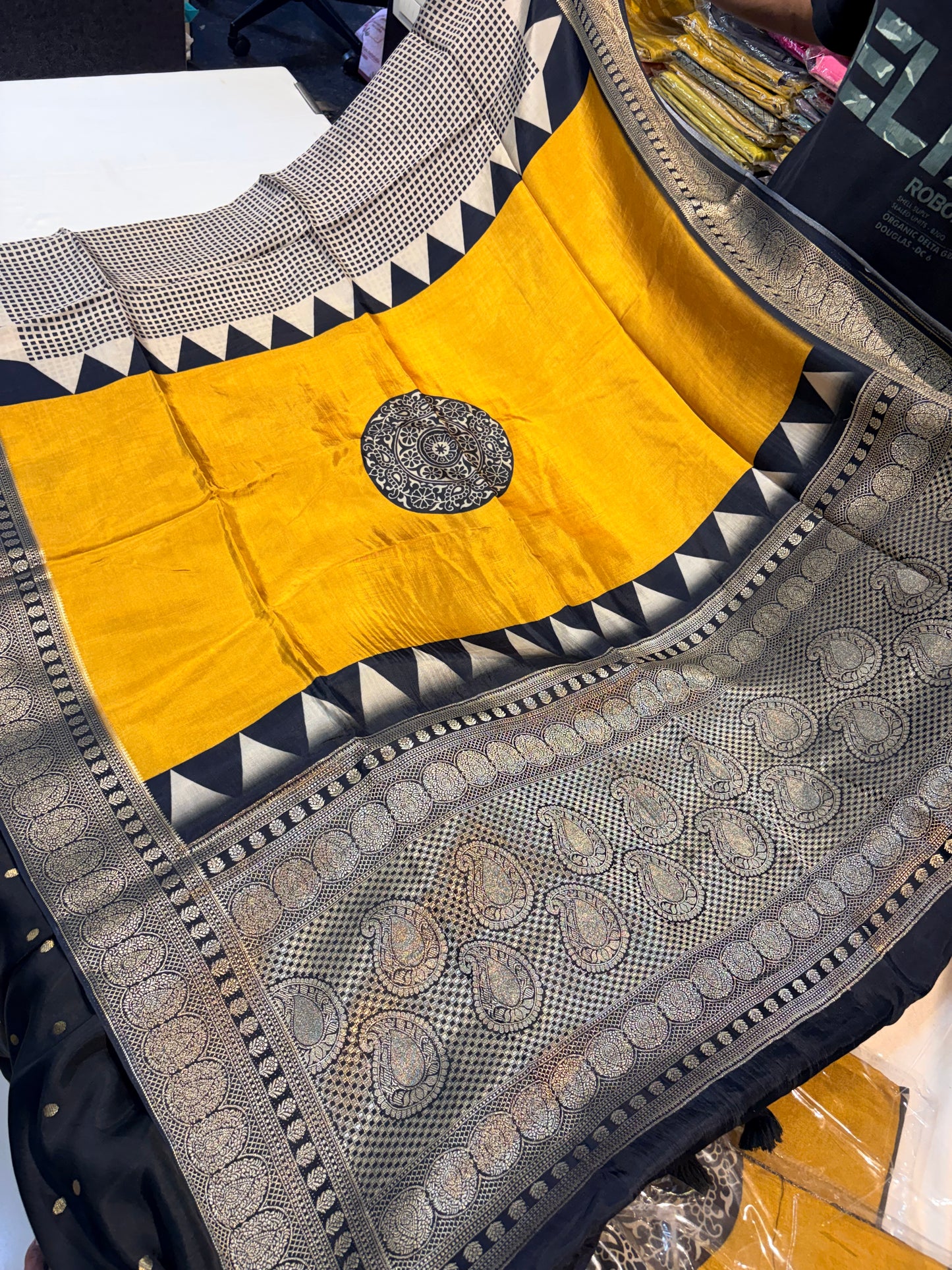 PREMIUM PRINTED MOUNGA CREAPE SILK SAREE