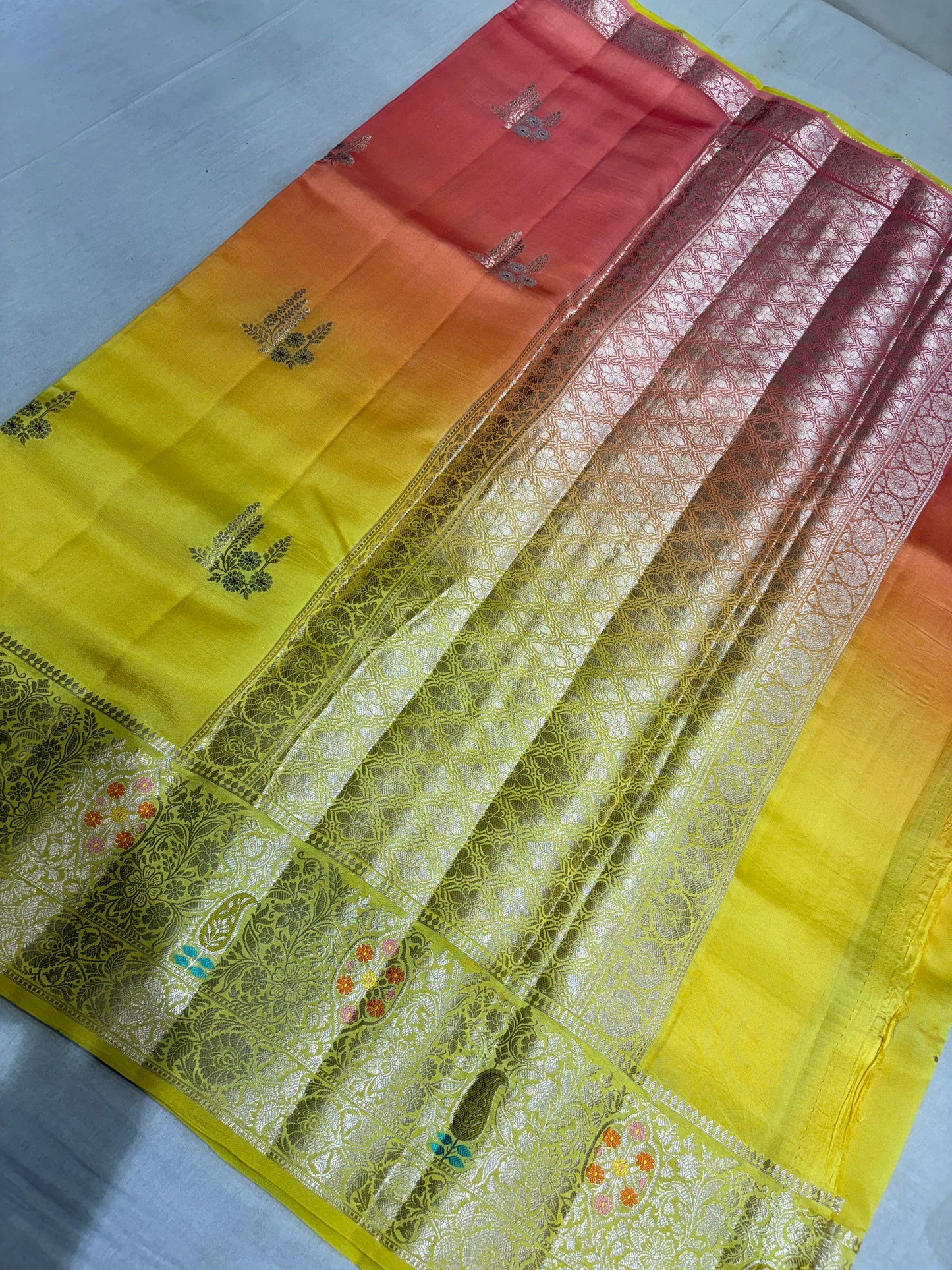 PURE TUSSUR SILK IN DUAL SHADE