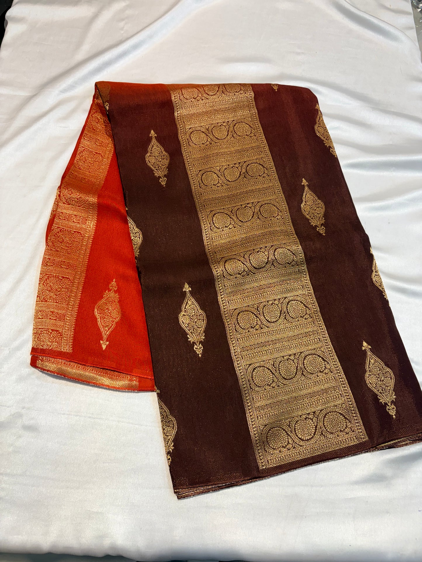 Mounga silk saree in dual shade
