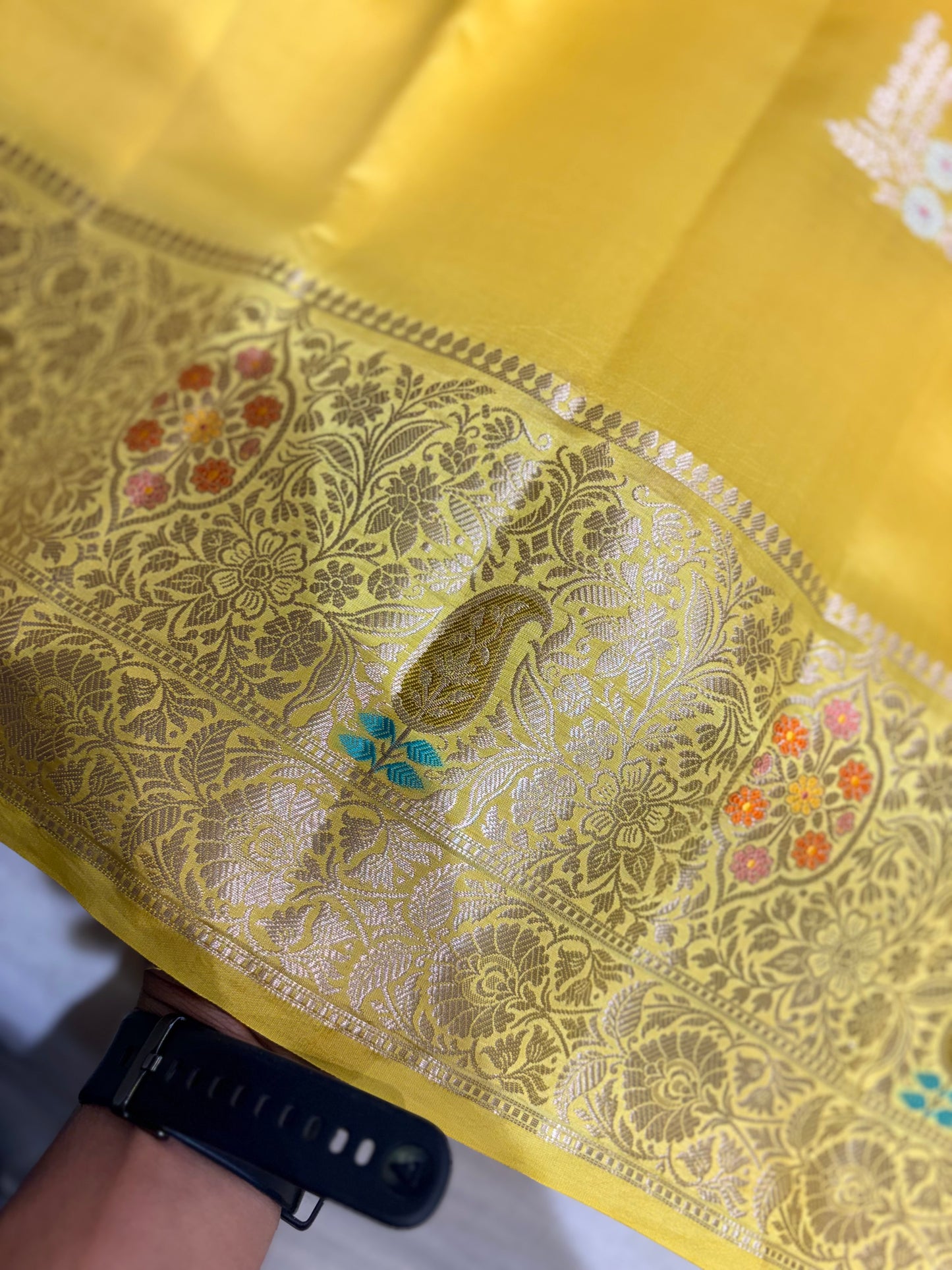 PURE TUSSUR SILK IN DUAL SHADE