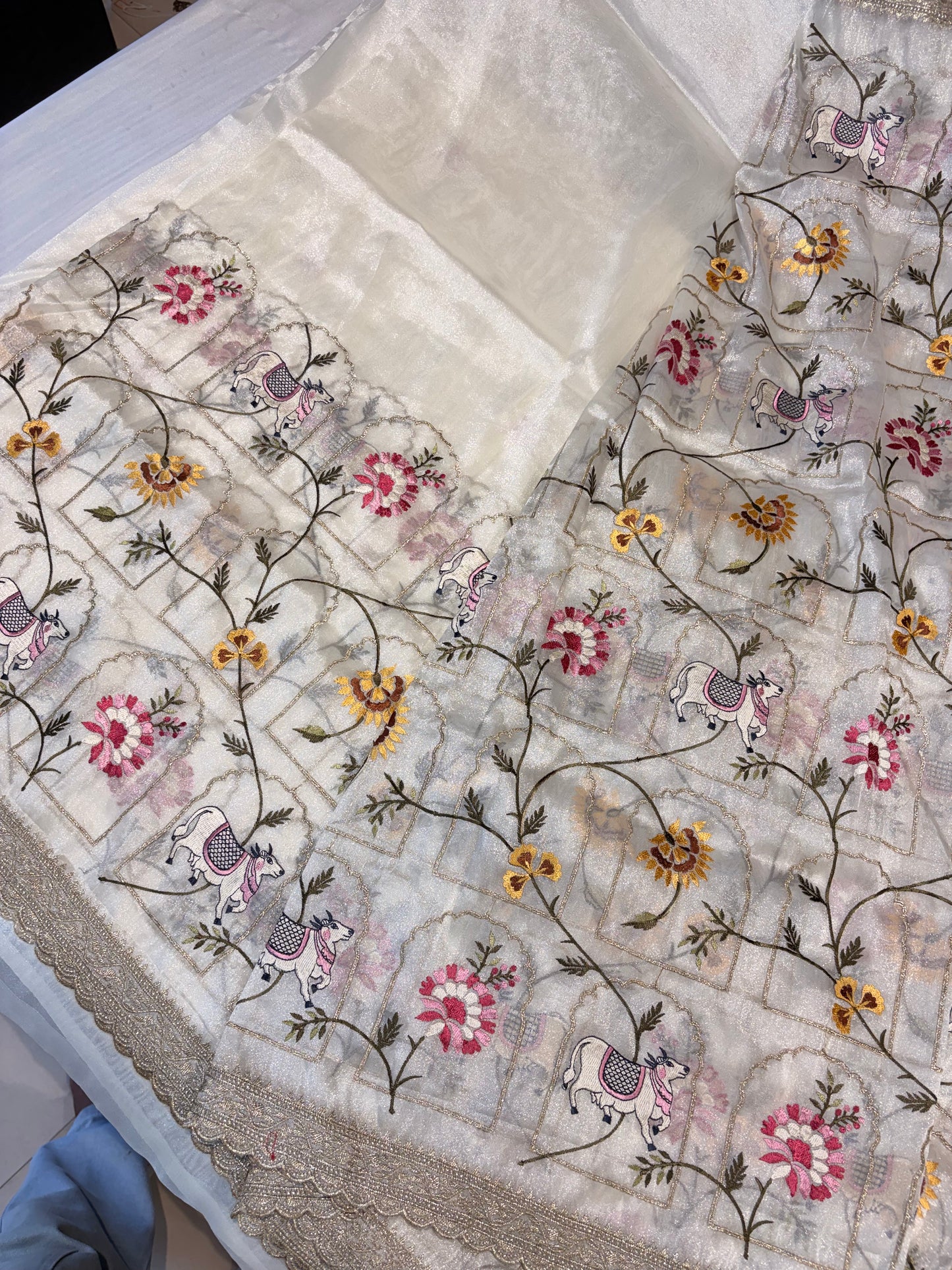 SOFT TISSUE FANCY SAREE
WITH PICHWAI EMBROIDERED WORK